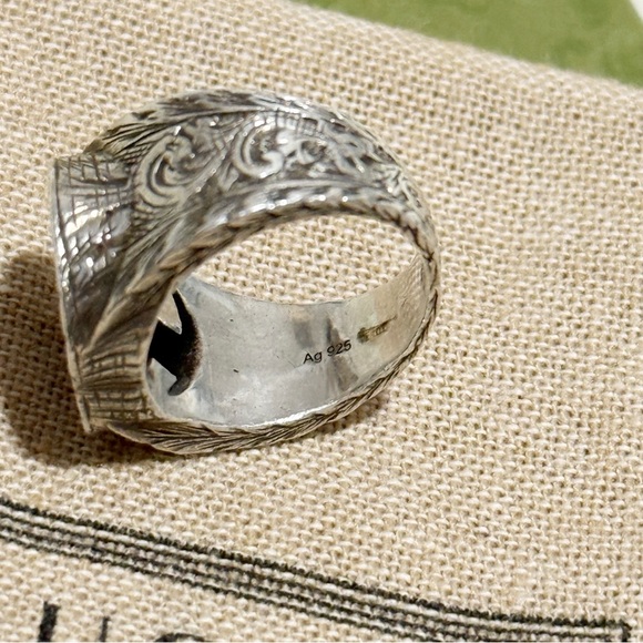 Gucci Interlocking G Paisley Silver Ring (GUC) - Picture 7 of 16